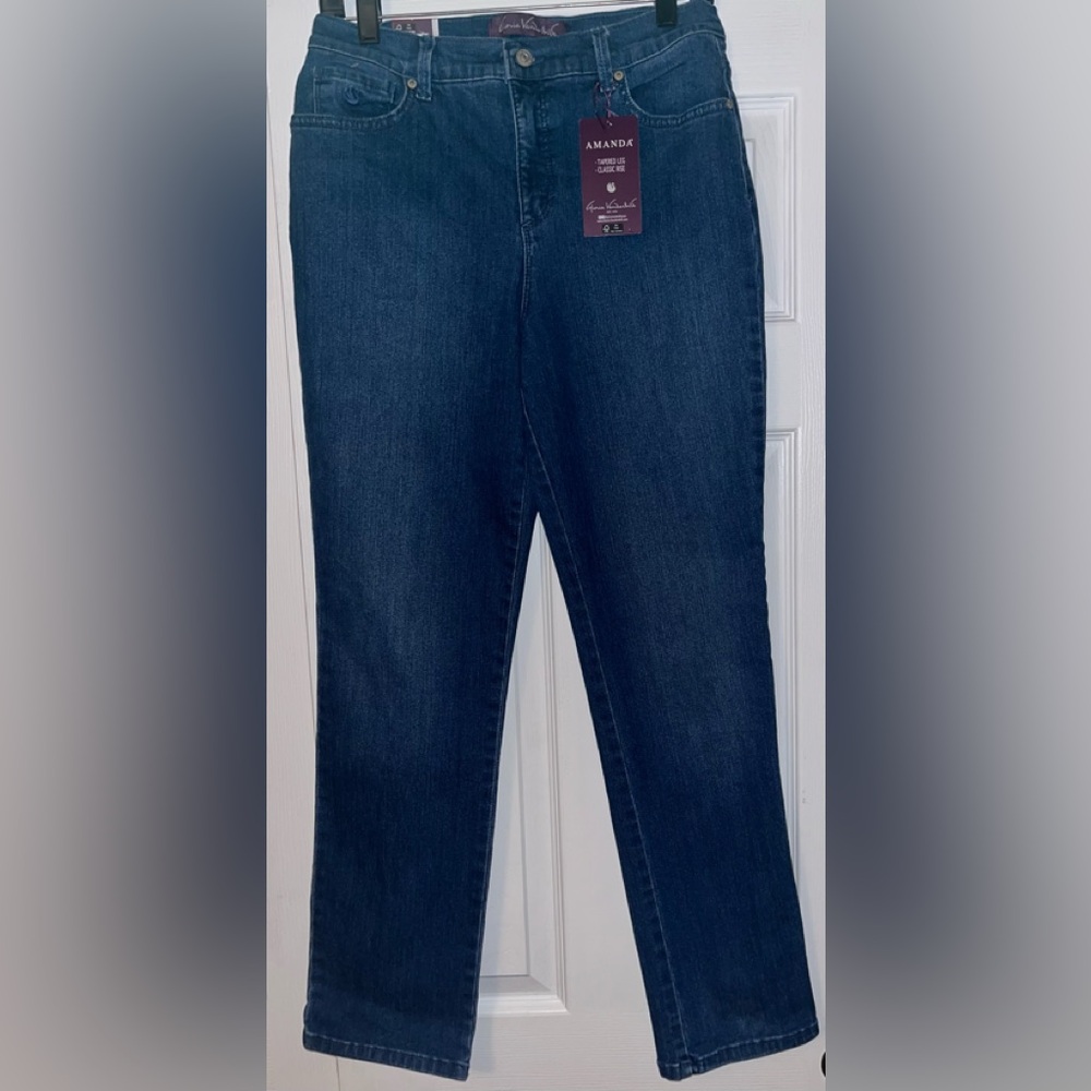 NWT, Gloria Vanderbilt Amanda Blue Jeans, Size 8